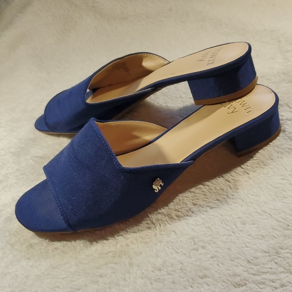 CROWN & IVY Blue Slides Shoes size 6.5 M EUC - Picture 2 of 6
